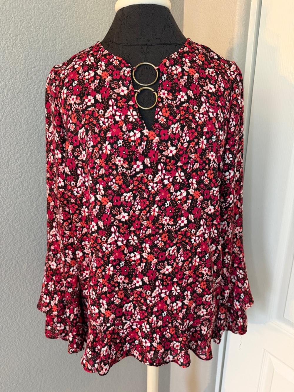 Michael Kors Pink Floral Keyhole Ruffle Blouse Size Small